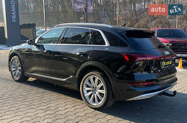 Позашляховик / Кросовер Audi e-tron 2020 в 