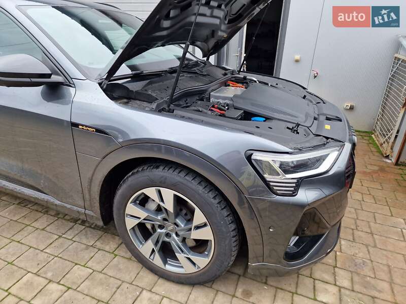 Позашляховик / Кросовер Audi e-tron 2020 в Львові