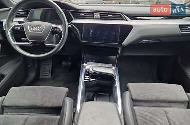 Внедорожник / Кроссовер Audi e-tron 2020 в 
