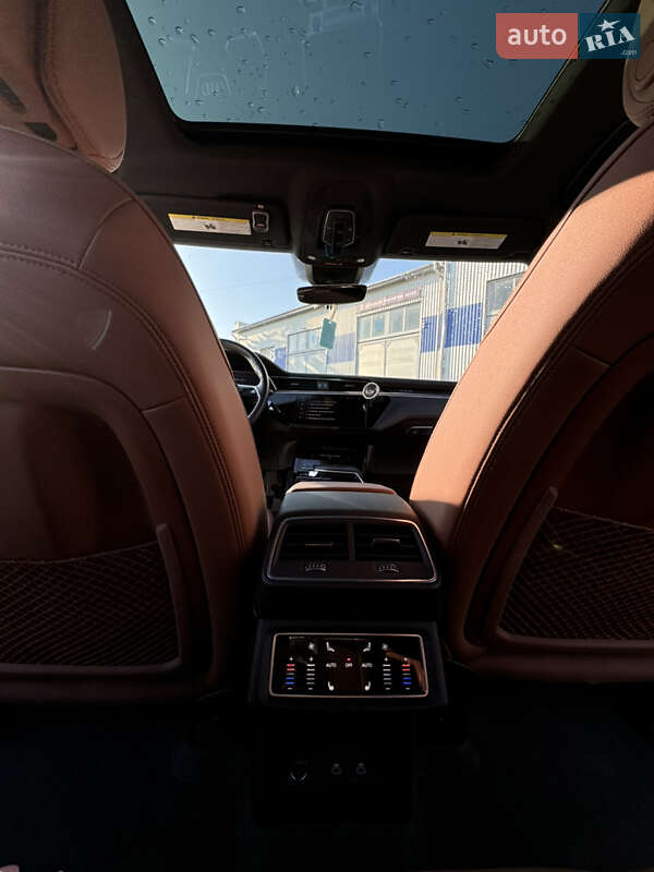 Позашляховик / Кросовер Audi e-tron 2021 в Чернівцях