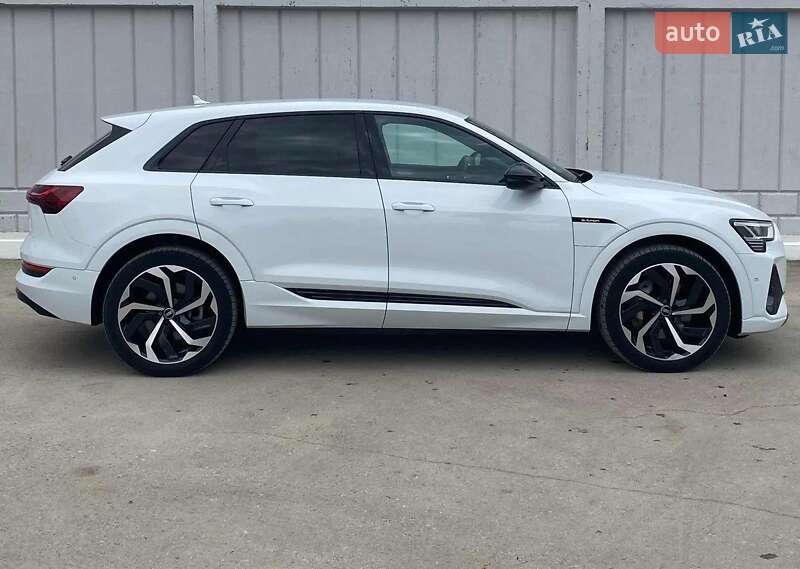 Внедорожник / Кроссовер Audi e-tron 2019 в Одессе