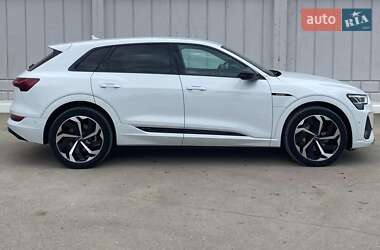 Внедорожник / Кроссовер Audi e-tron 2019 в 