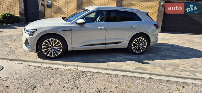Внедорожник / Кроссовер Audi e-tron 2022 в Черкассах