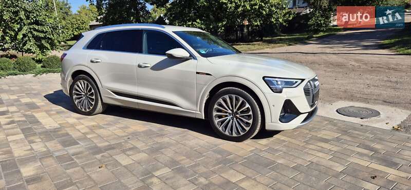 Внедорожник / Кроссовер Audi e-tron 2022 в Черкассах