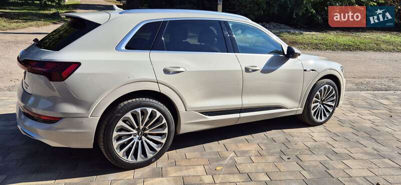 Внедорожник / Кроссовер Audi e-tron 2022 в Черкассах