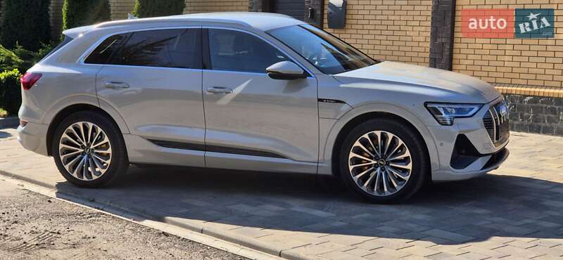 Внедорожник / Кроссовер Audi e-tron 2022 в Черкассах