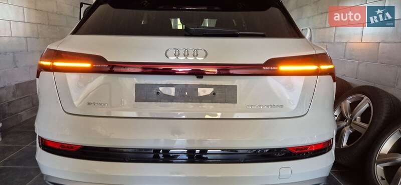 Внедорожник / Кроссовер Audi e-tron 2022 в Черкассах