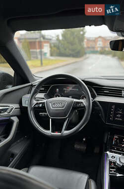 Внедорожник / Кроссовер Audi e-tron 2022 в 