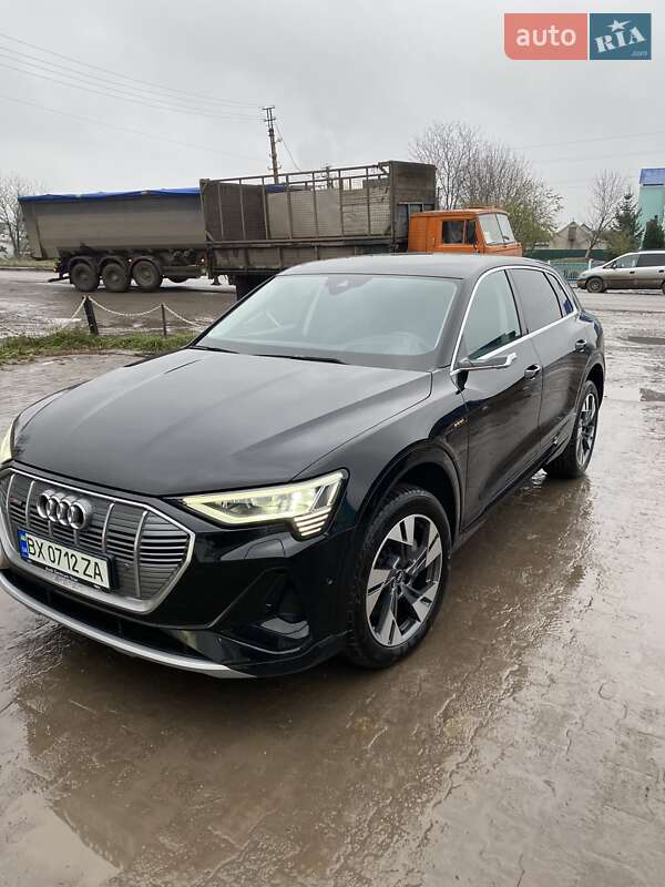 Внедорожник / Кроссовер Audi e-tron 2020 в Хмельницком