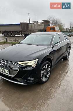 Позашляховик / Кросовер Audi e-tron 2020 в 