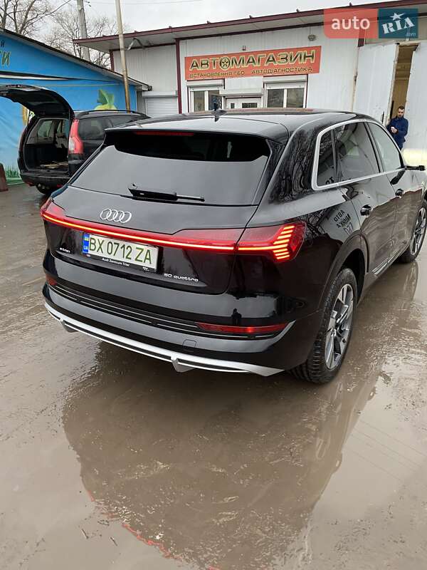 Внедорожник / Кроссовер Audi e-tron 2020 в Хмельницком