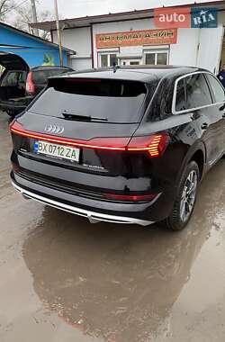 Позашляховик / Кросовер Audi e-tron 2020 в 