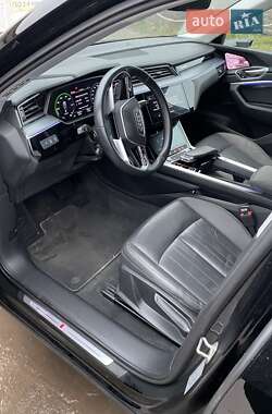 Позашляховик / Кросовер Audi e-tron 2020 в 