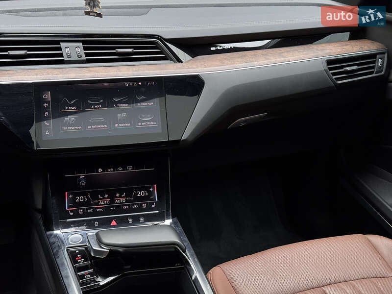 Позашляховик / Кросовер Audi e-tron 2019 в Києві