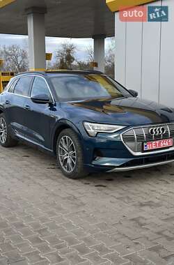 Внедорожник / Кроссовер Audi e-tron 2019 в 