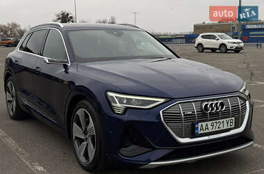 Внедорожник / Кроссовер Audi e-tron 2020 в 