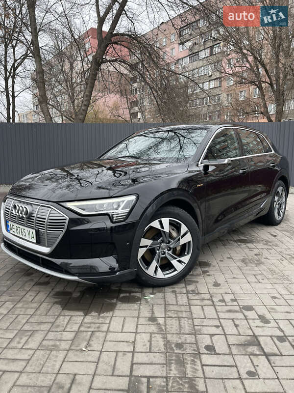 Audi e-tron 2019