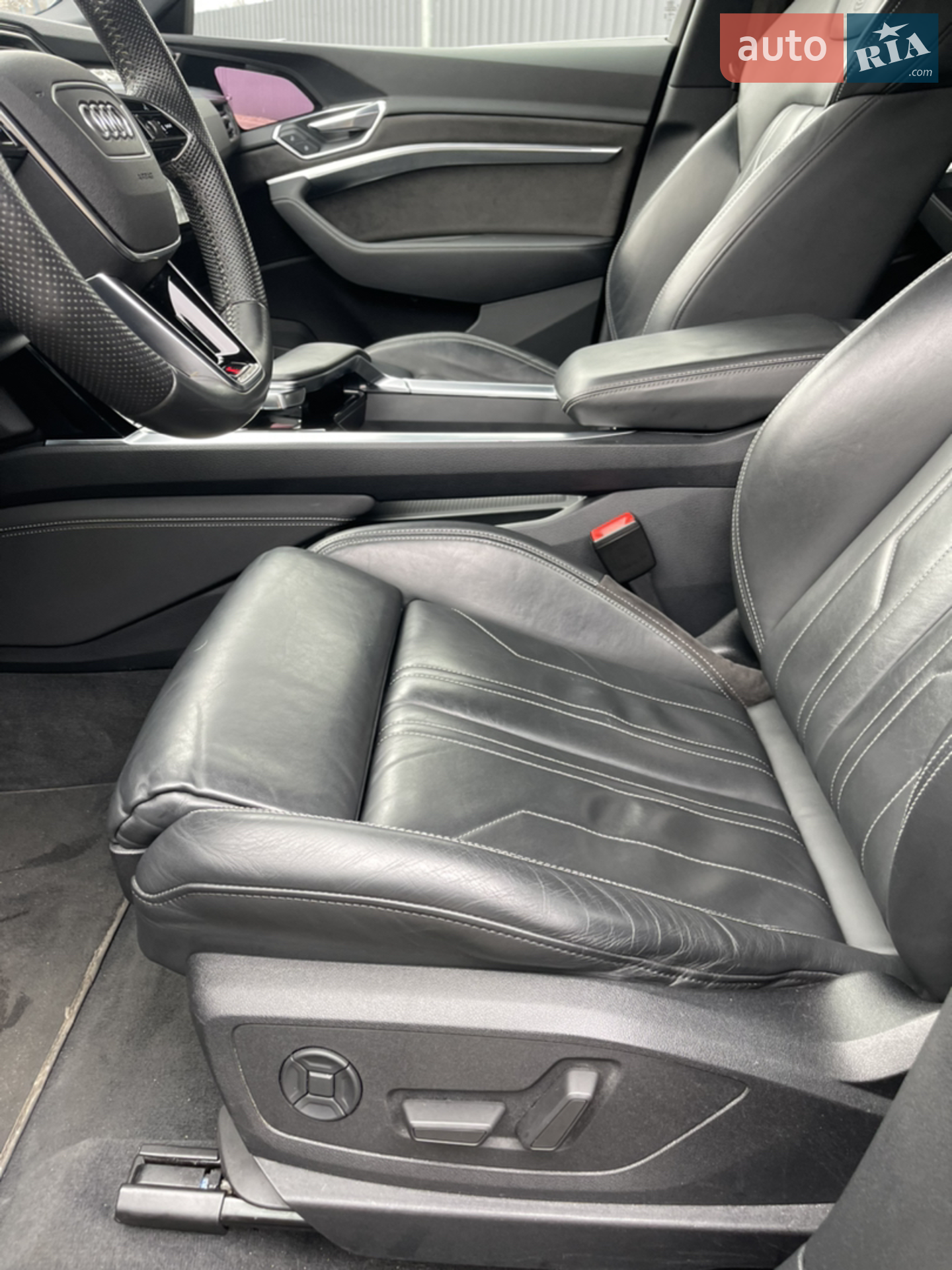 2019 Audi e-tron - мініатюра 21