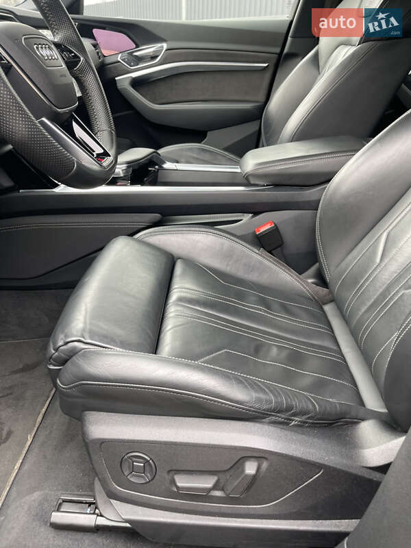Позашляховик / Кросовер Audi e-tron 2019 в Дніпрі фото 20 Позашляховик / Кросовер Audi e-tron 2019 в Дніпрі