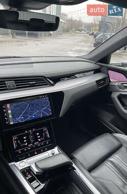 Внедорожник / Кроссовер Audi e-tron 2019 в 