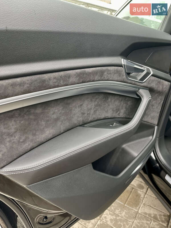 Позашляховик / Кросовер Audi e-tron 2019 в Дніпрі фото 47 Позашляховик / Кросовер Audi e-tron 2019 в Дніпрі