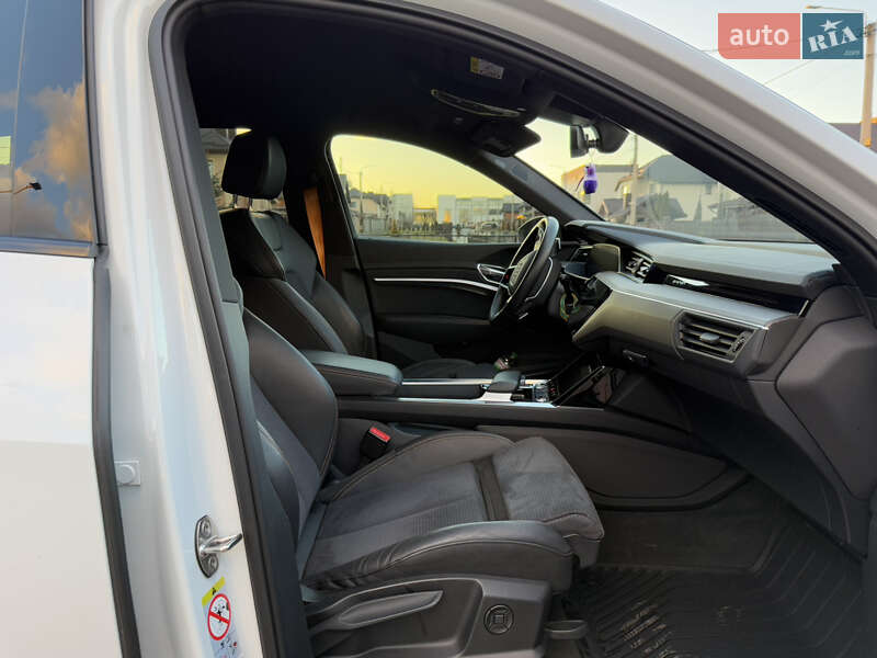 Внедорожник / Кроссовер Audi e-tron 2022 в Ровно