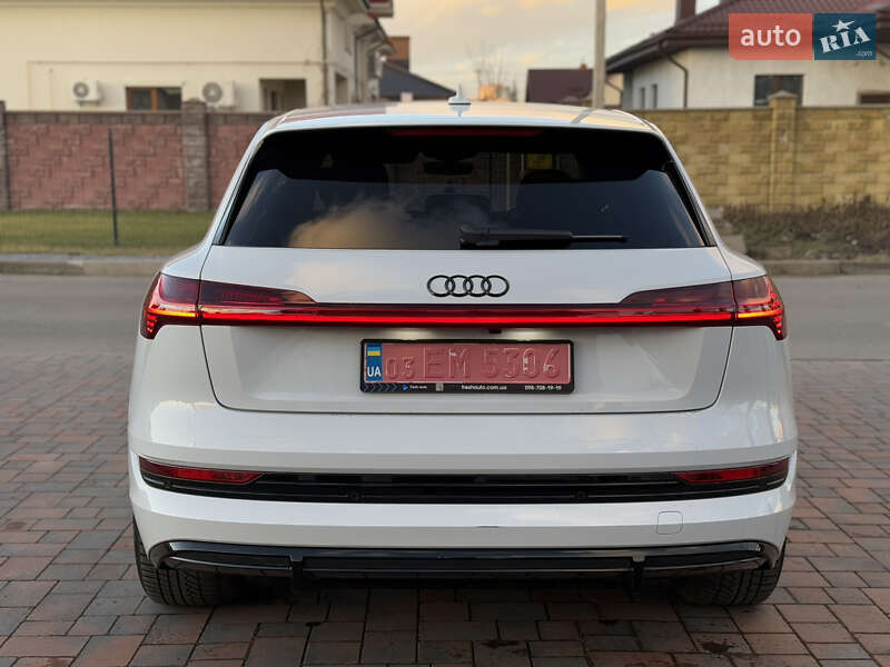 Внедорожник / Кроссовер Audi e-tron 2022 в Ровно