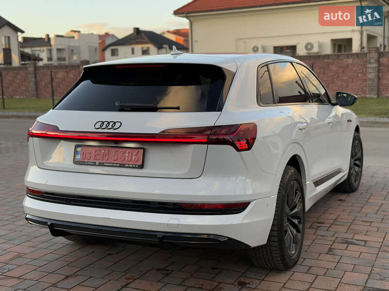 Внедорожник / Кроссовер Audi e-tron 2022 в Ровно