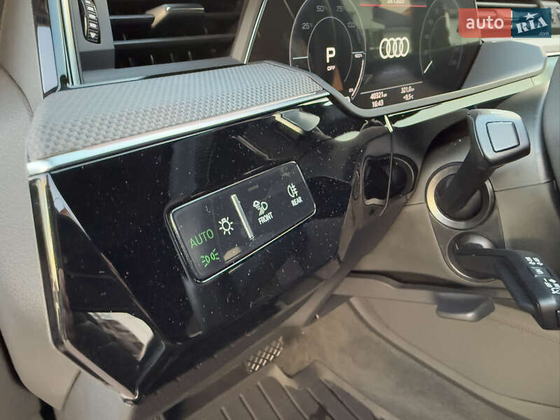 Внедорожник / Кроссовер Audi e-tron 2022 в Ровно