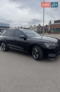 Внедорожник / Кроссовер Audi e-tron 2021 в Киеве