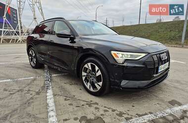 Внедорожник / Кроссовер Audi e-tron 2020 в 