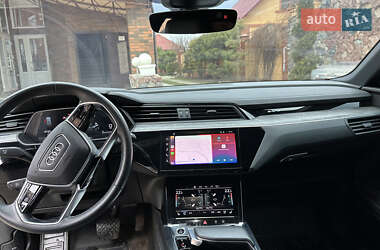 Внедорожник / Кроссовер Audi e-tron 2021 в 