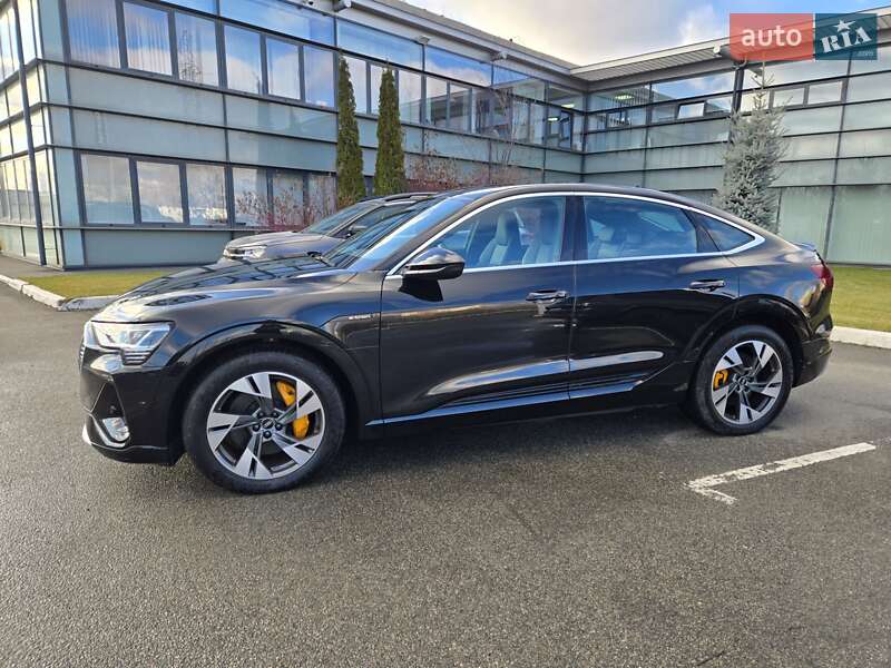 Позашляховик / Кросовер Audi e-tron 2022 в Києві