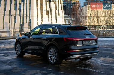 Внедорожник / Кроссовер Audi e-tron 2019 в 