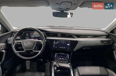Внедорожник / Кроссовер Audi e-tron 2020 в 