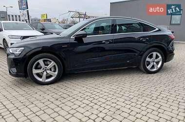 Позашляховик / Кросовер Audi e-tron 2021 в 