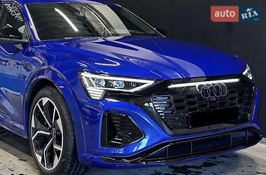 Внедорожник / Кроссовер Audi e-tron 2022 в 
