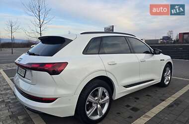 Внедорожник / Кроссовер Audi e-tron 2020 в 