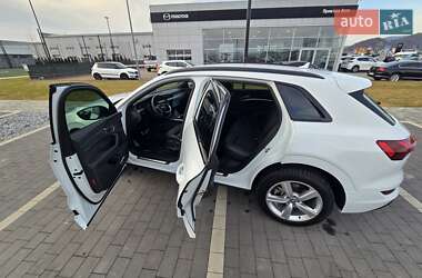 Внедорожник / Кроссовер Audi e-tron 2020 в 