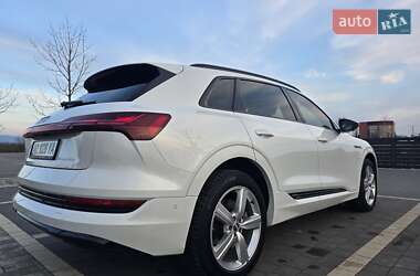 Внедорожник / Кроссовер Audi e-tron 2020 в 