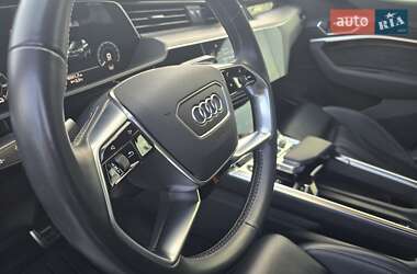 Внедорожник / Кроссовер Audi e-tron 2020 в 