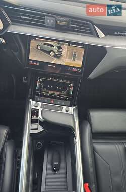 Внедорожник / Кроссовер Audi e-tron 2020 в 