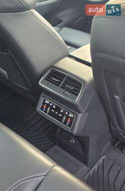 Внедорожник / Кроссовер Audi e-tron 2020 в 