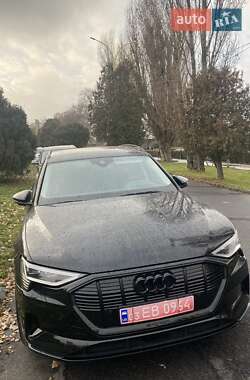 Внедорожник / Кроссовер Audi e-tron 2019 в 