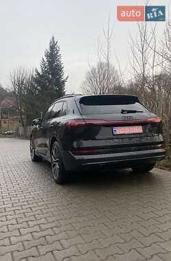 Внедорожник / Кроссовер Audi e-tron 2019 в 