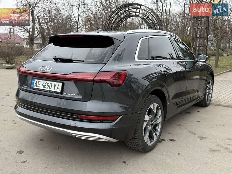 Позашляховик / Кросовер Audi e-tron 2019 в Дніпрі