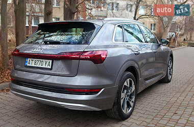 Внедорожник / Кроссовер Audi e-tron 2019 в 