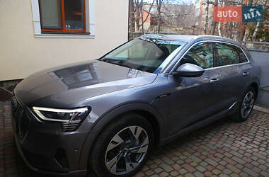 Внедорожник / Кроссовер Audi e-tron 2019 в 