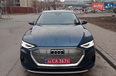 Внедорожник / Кроссовер Audi e-tron 2019 в 
