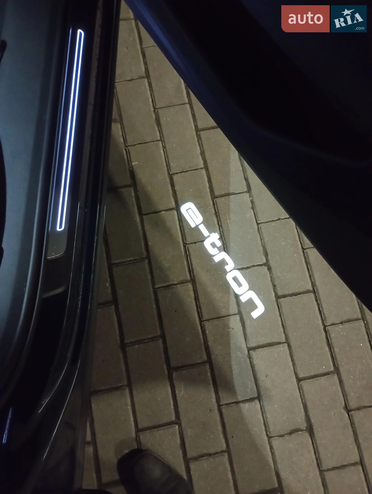 2019 Audi e-tron - мініатюра 14